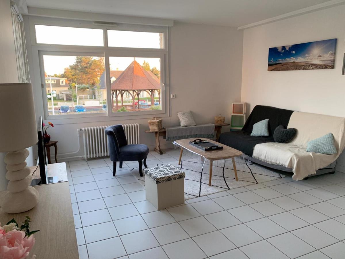 Ferienwohnung Les Alises Merville-Franceville-Plage Exterior foto